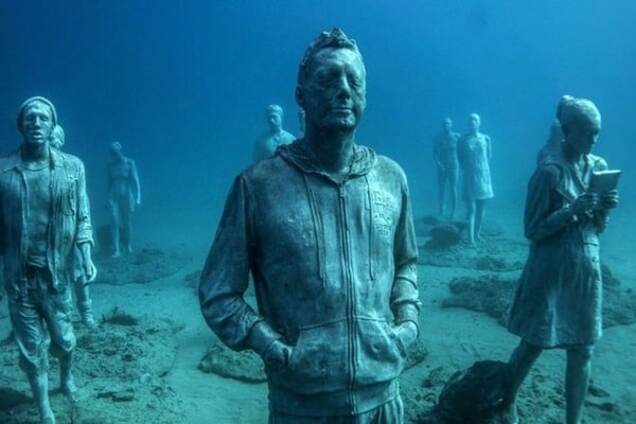 Скульптури під водою: в Європі створили унікальний музей для дайверів