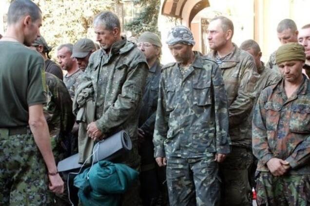 Люди в клітці: Геращенко назвала кількість полонених на Донбасі