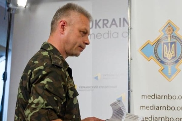 Цінний кадр Януковича: в мережі спливли цікаві факти про головного спікера АТО