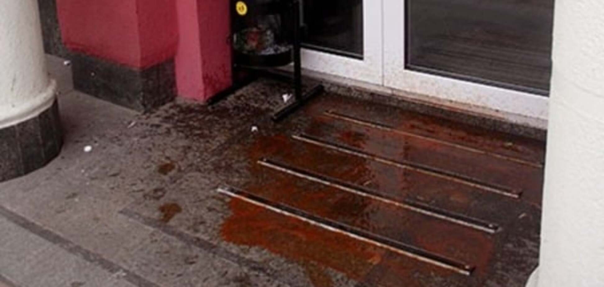 В Полтаве 'пометили' отделение 'Сбербанка России': фотофакт