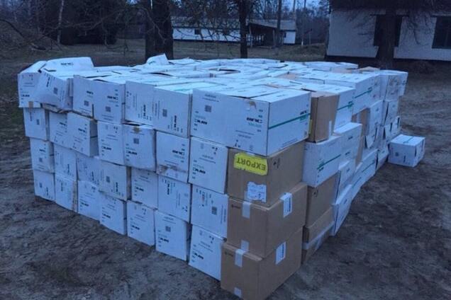 СБУ и прокуратура поймали полицейских, перевозивших крупнейшую партию сигарет с 'ДНР'