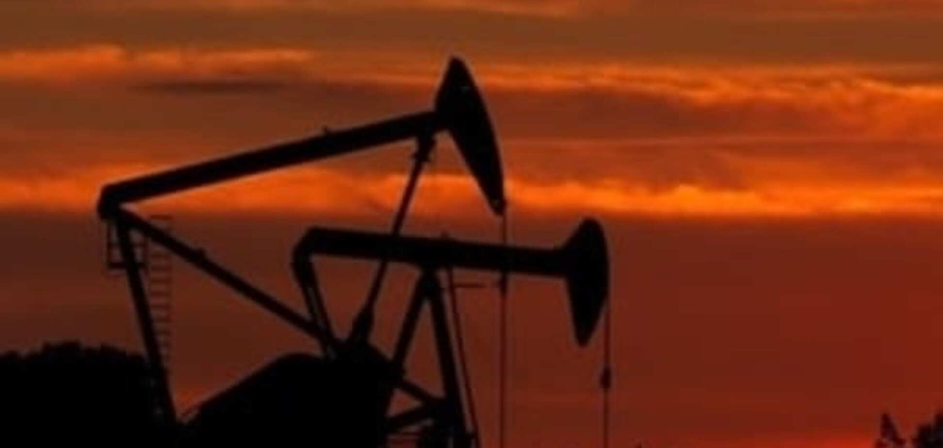Нефть показала слабое снижение после стремительного роста