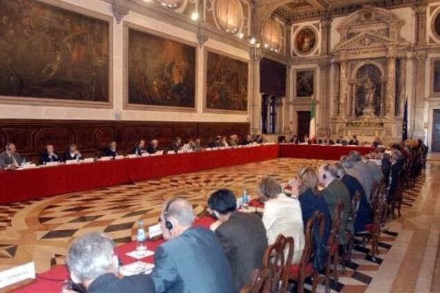 Венецианская комиссия обсудит закон о Конституционном суде России