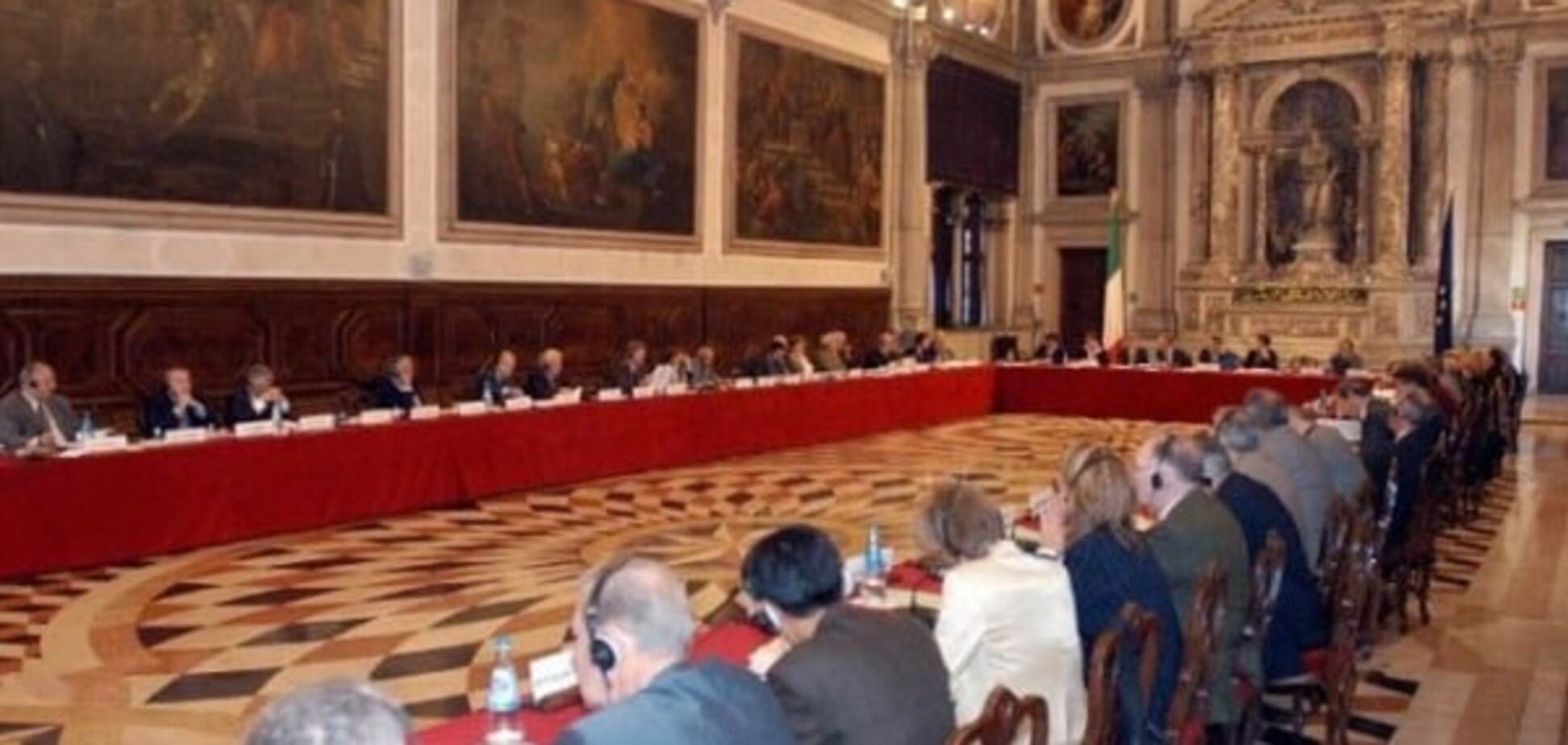 Венецианская комиссия обсудит закон о Конституционном суде России 