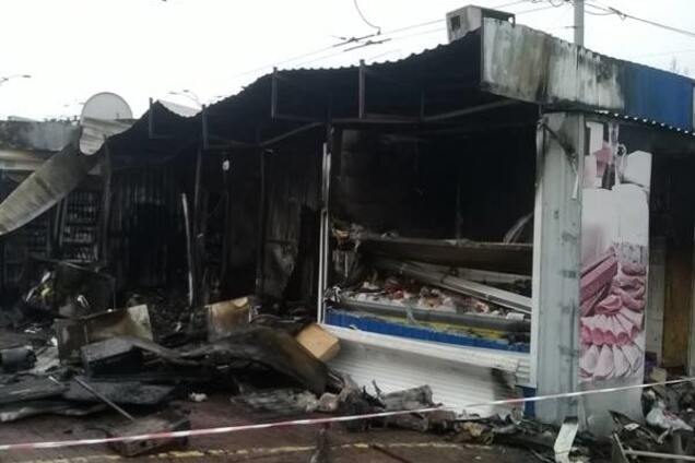 Пожар возле станции метро в Киеве: стали известны подробности ЧП