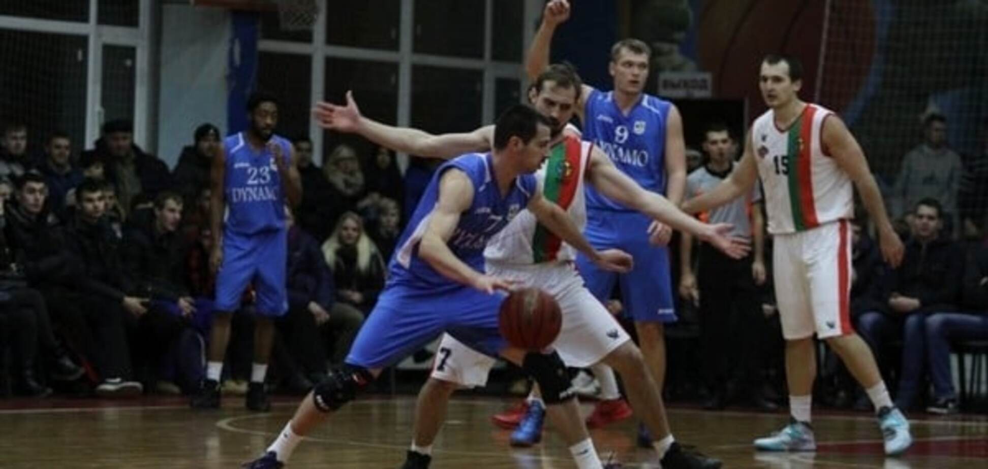 'Динамо' в гостях проиграло лидеру чемпионата Украины