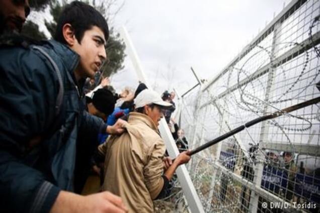 Країни ЄС хочуть запобігти появі альтернатив 'балканському маршруту' для біженців