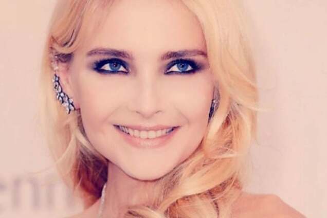 К лету готова: Снежана Онопка похвасталась коллекцией очков