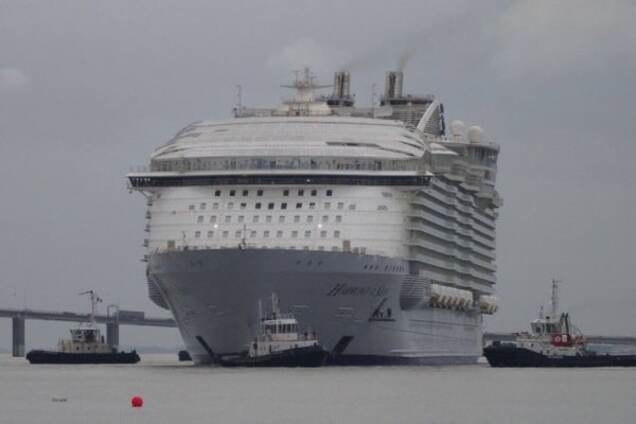 У Франції зійшов на воду найбільший круїзний лайнер у світі