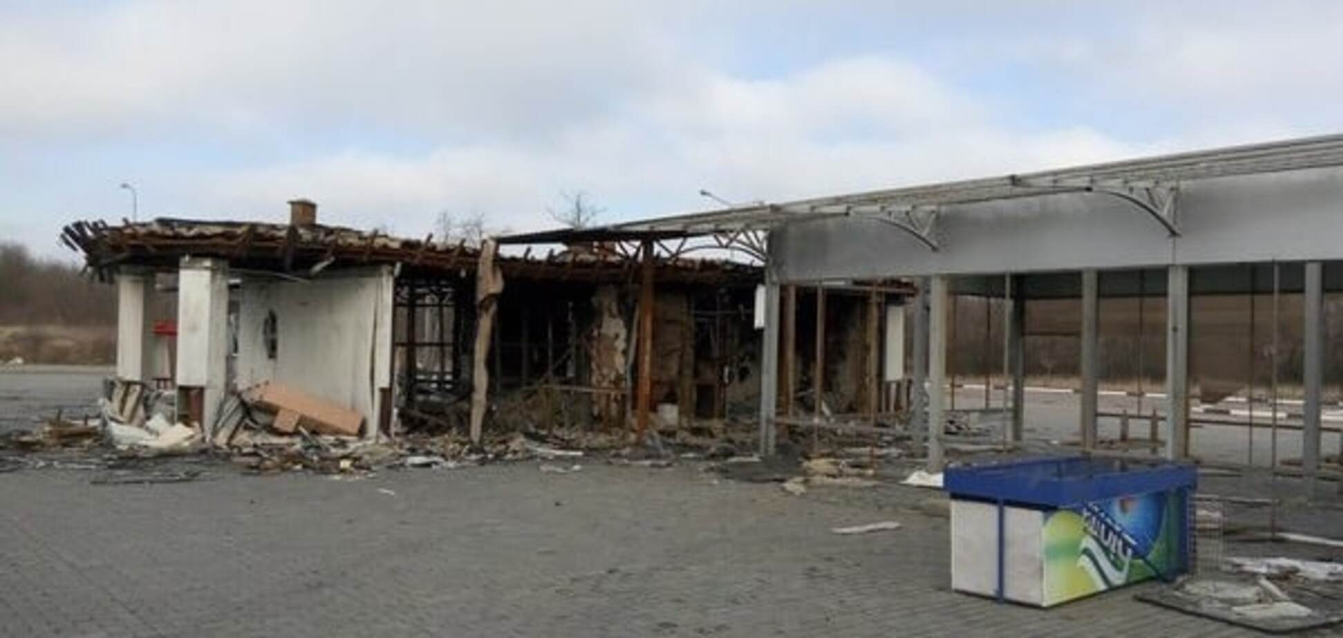 Сміття і мляві руїни: в ЗМІ показали фото донецького автовокзалу
