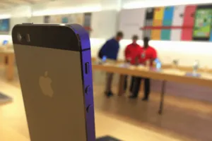 Продажи Apple увеличатся на 5,5 миллиардов долларов за счет четырехдюймовых айфонов