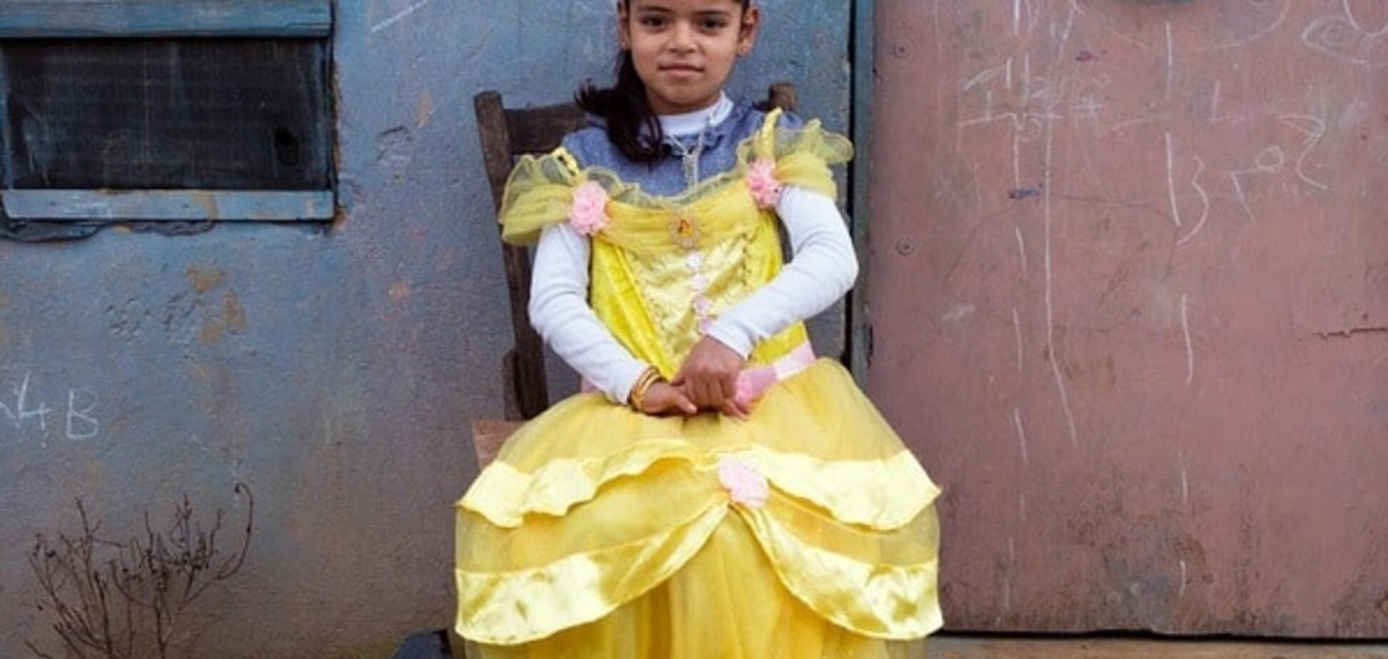 Хиджаб вместо короны: дочек сирийских беженцев нарядили, как диснеевских принцесс. Фоторепортаж