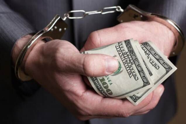 Лес под застройку, деньги в карман: директор госпредприятия попался на крупной взятке