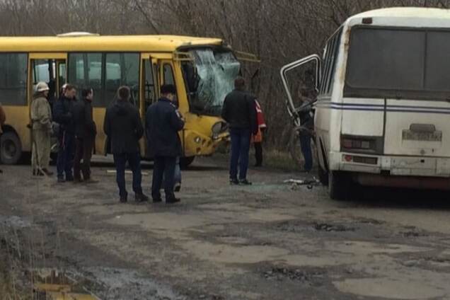 На Львовщине столкнулись два рейсовых автобуса: десятки пострадавших