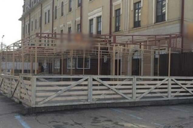 В Киеве парни устроили драку в пабе