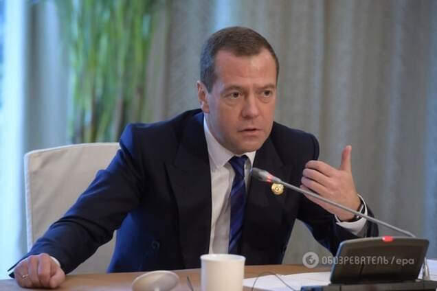 'Это все мое, родное': Медведев обязал чиновников пользоваться российскими авиалиниями