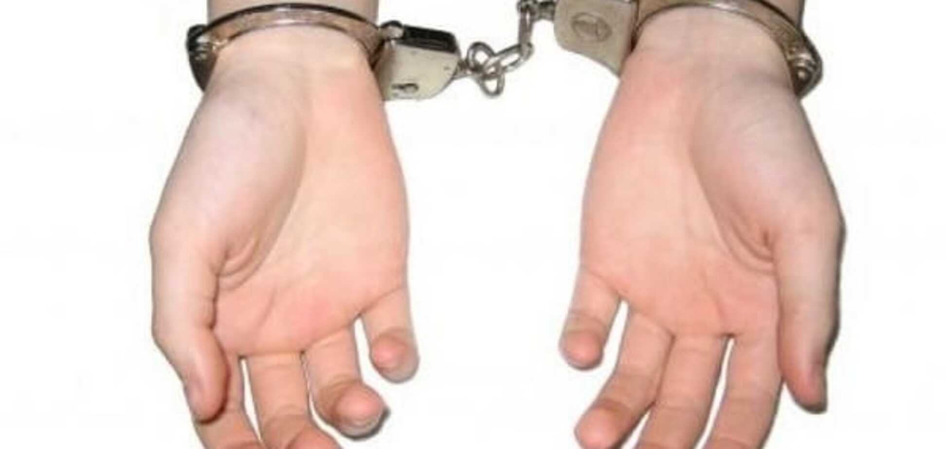 В Париже задержали двух девушек по подозрению в подготовке теракта