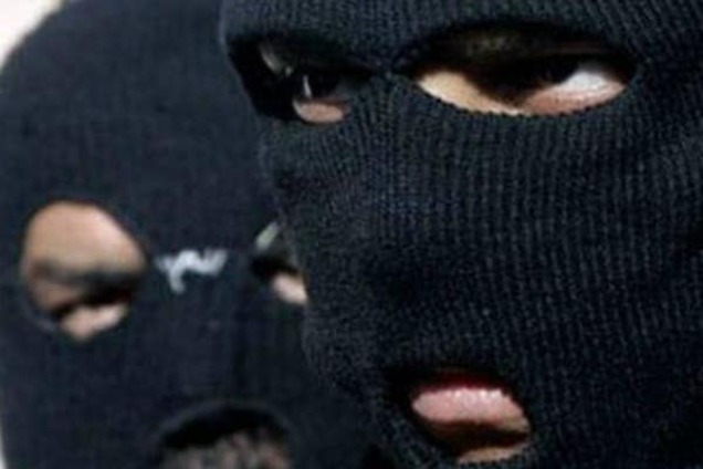 'У твоего мужа есть месяц': в Киеве неизвестные с оружием ворвались в дом бойца АТО