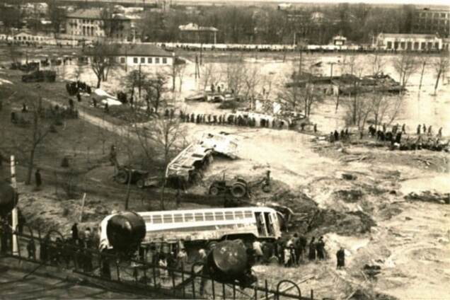 Куренівська трагедія: у Києві вшанували пам'ять загиблих 55 років тому