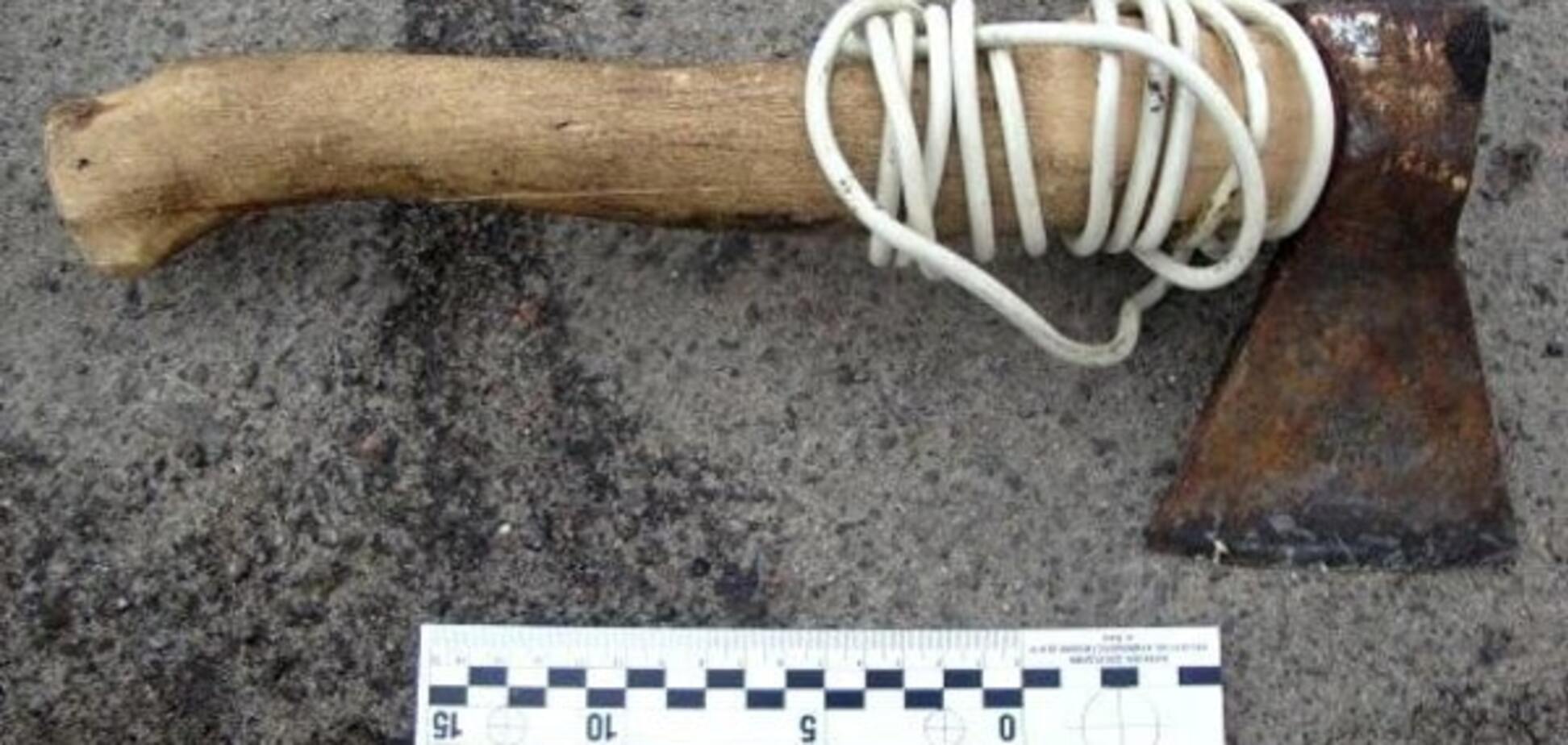 У Києві чоловік із сокирою налякав жителів Оболоні