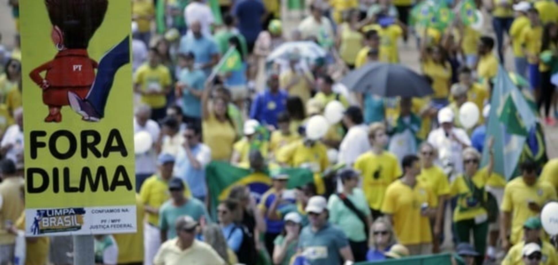 В Бразилии прошли массовые протесты с требованиями отставки президента: фоторепортаж