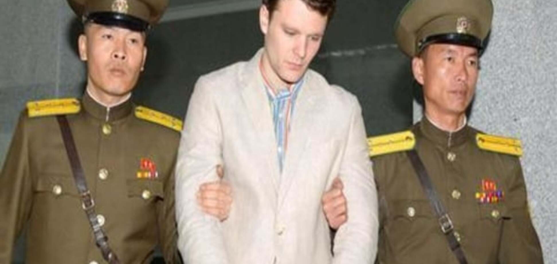 Студента із США засудили до 15 років ув’язнення у Північній Кореї