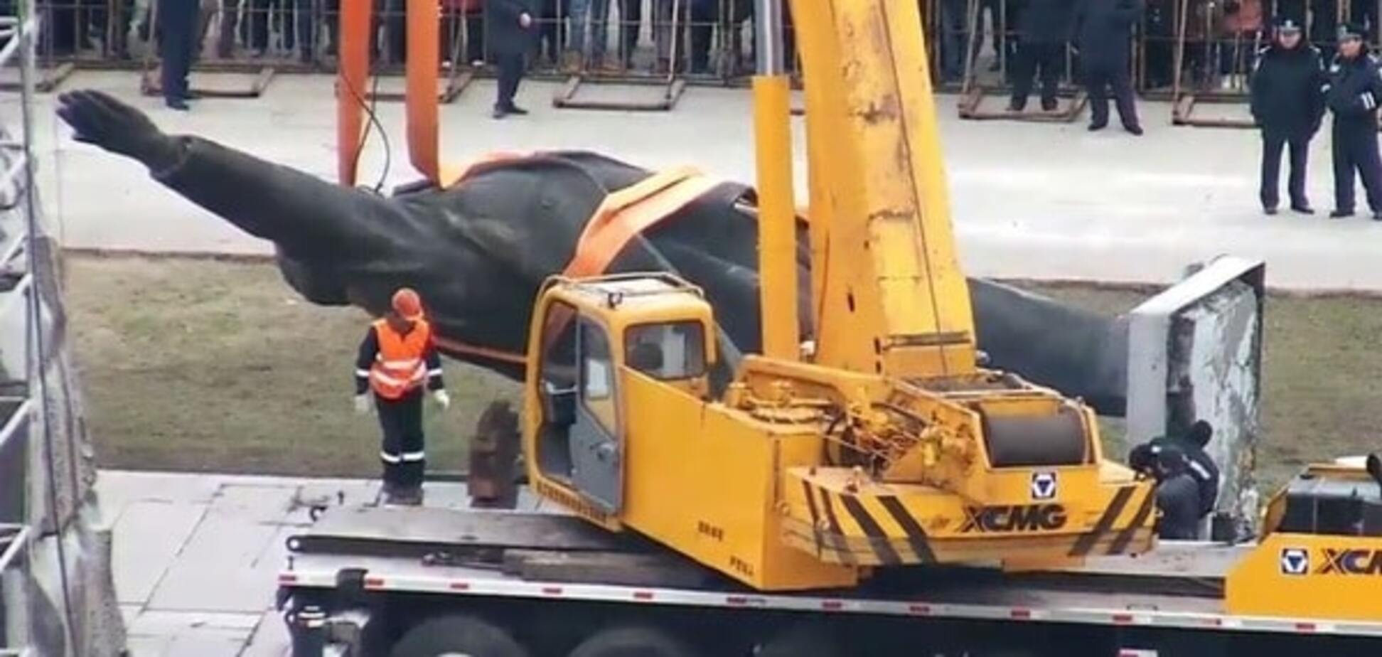 Снос Ленина в Запорожье