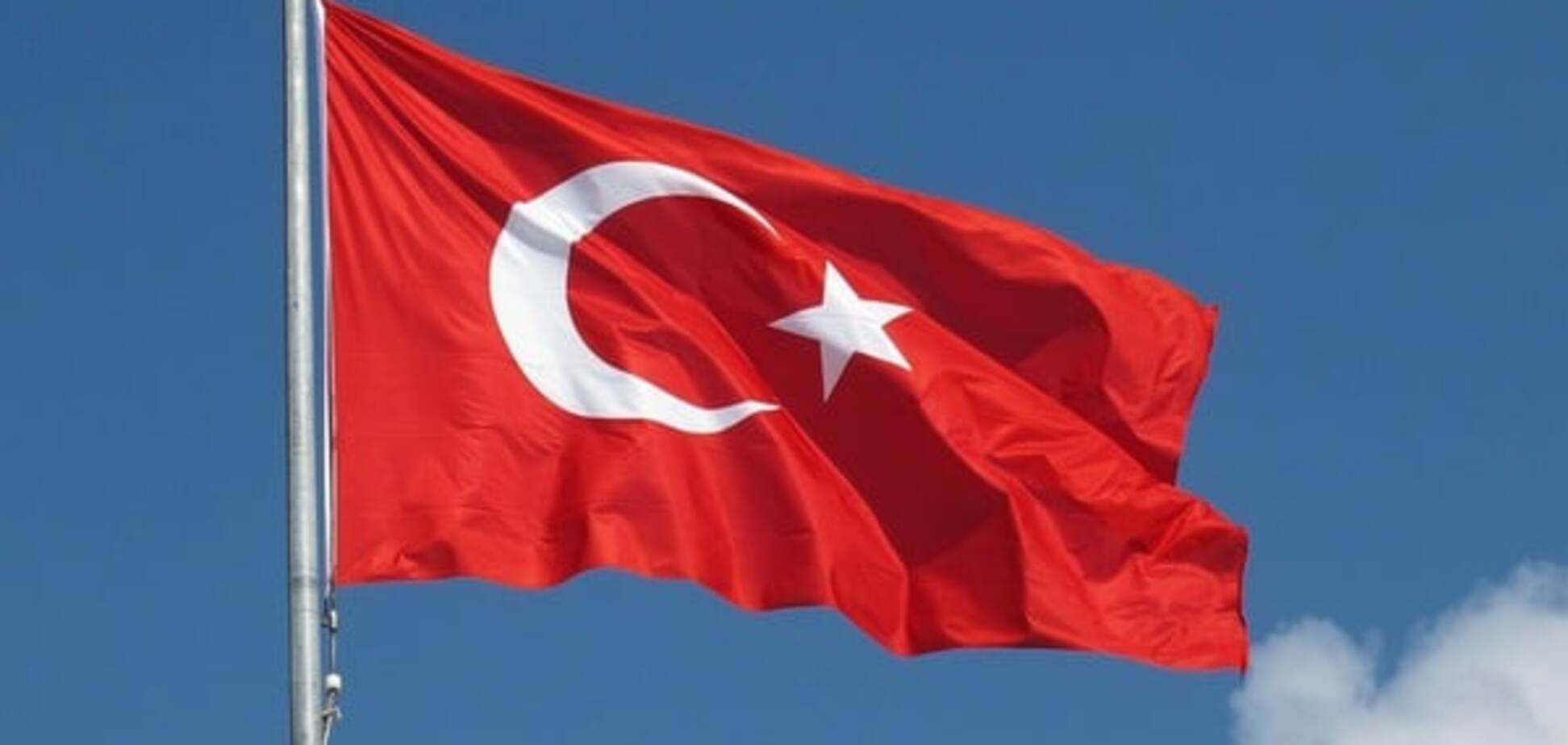 Біля урядової будівлі в Туреччині знайшли авто з вибухівкою