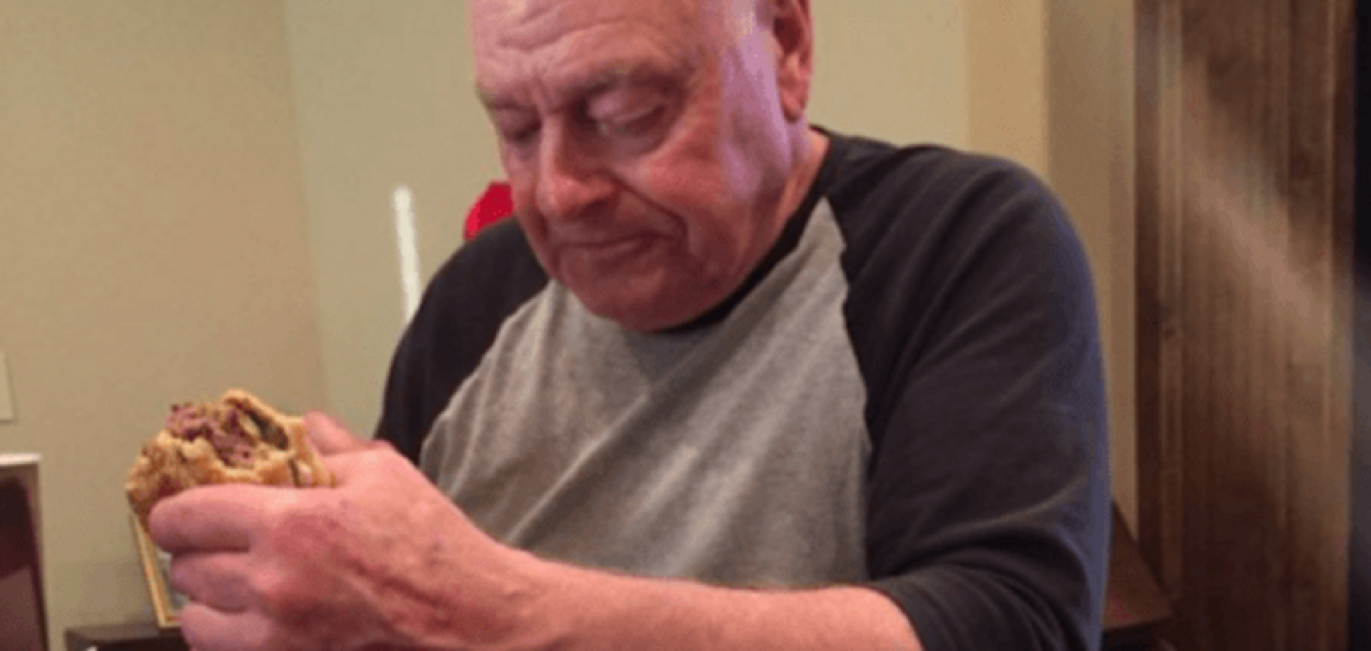 Поужинай с дедушкой: как семейная драма растрогала соцсети