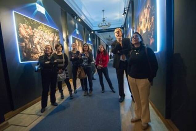 На 'полотне' войны: выставка 'Проекция' покорила заграничных гостей