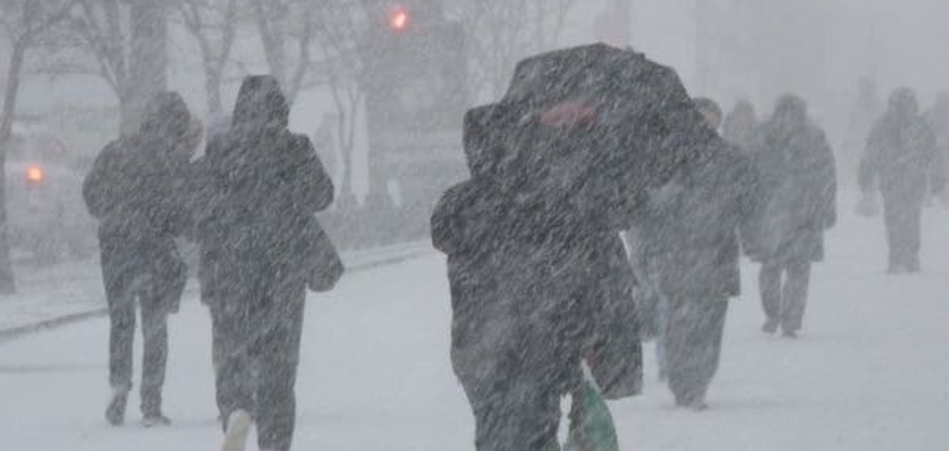 Хуртовини і мороз: в Україні оголосили штормове попередження