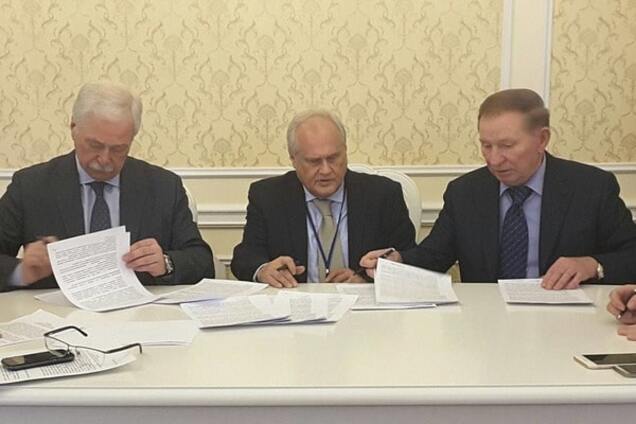 Переговоры в Минске: контактная группа подписала два соглашения