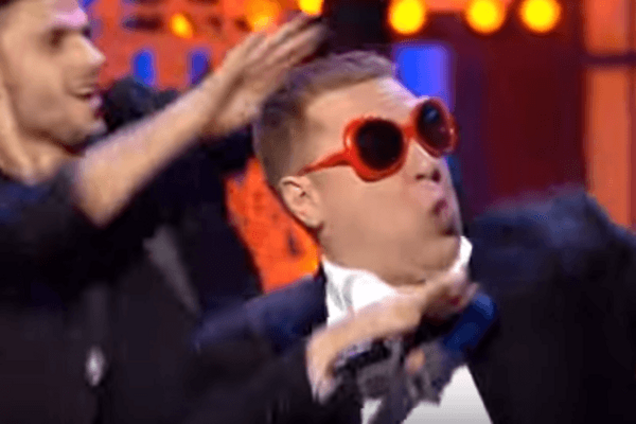 На лабутенах и в очках: в сети появилась песня о 'главном экспонате Украины' Яценюке