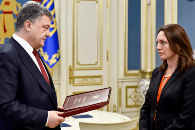 Порошенко вручив 'Зірку Героя' вдові Гонгадзе