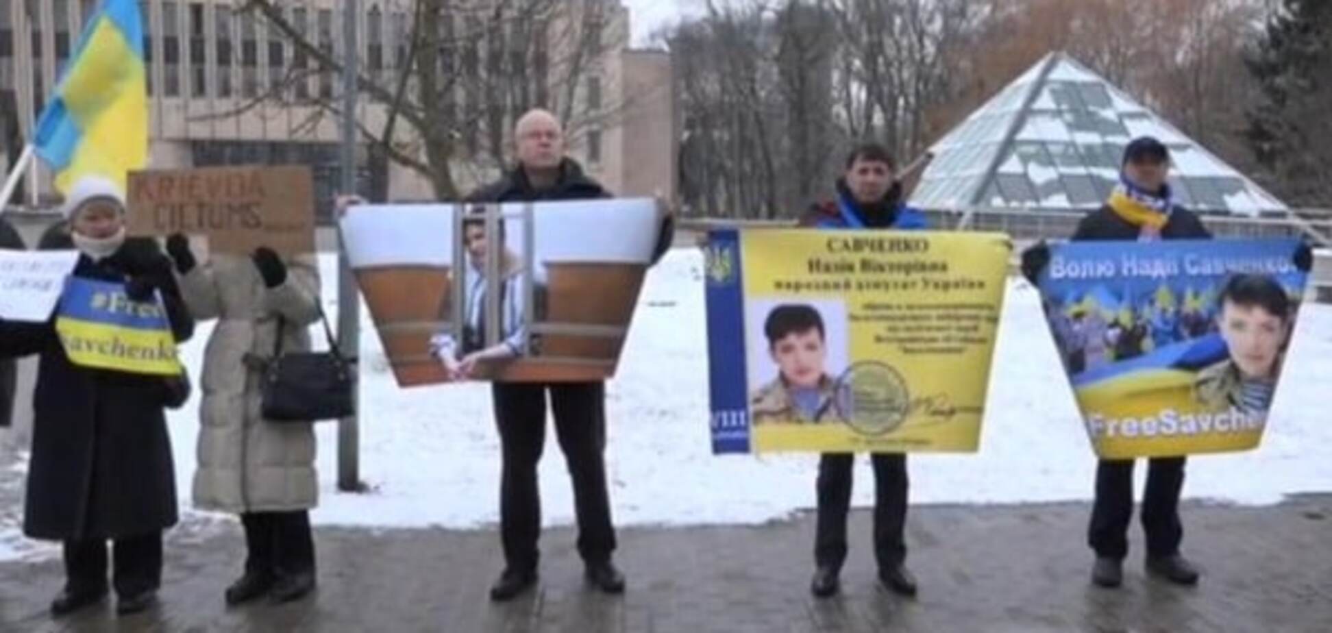 По миру прошли пикеты за и против Савченко: опубликованы фото