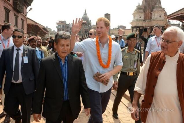 Приключения принца Гарри в Непале: фото и видео путешествия британца