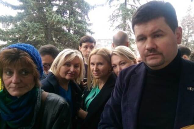 Вирок Савченко: всіх присутніх вивели з будівлі суду