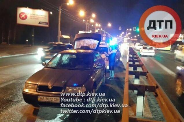 Коллапс в Киеве: из-за тройного ДТП образовалась 6-километровая пробка