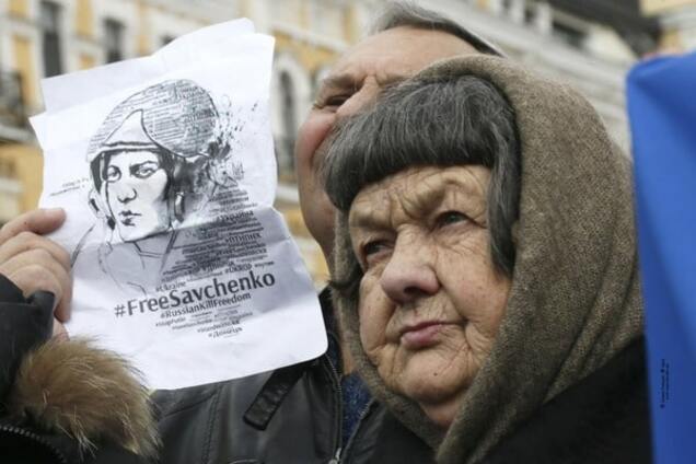 России все дороже удерживать Савченко