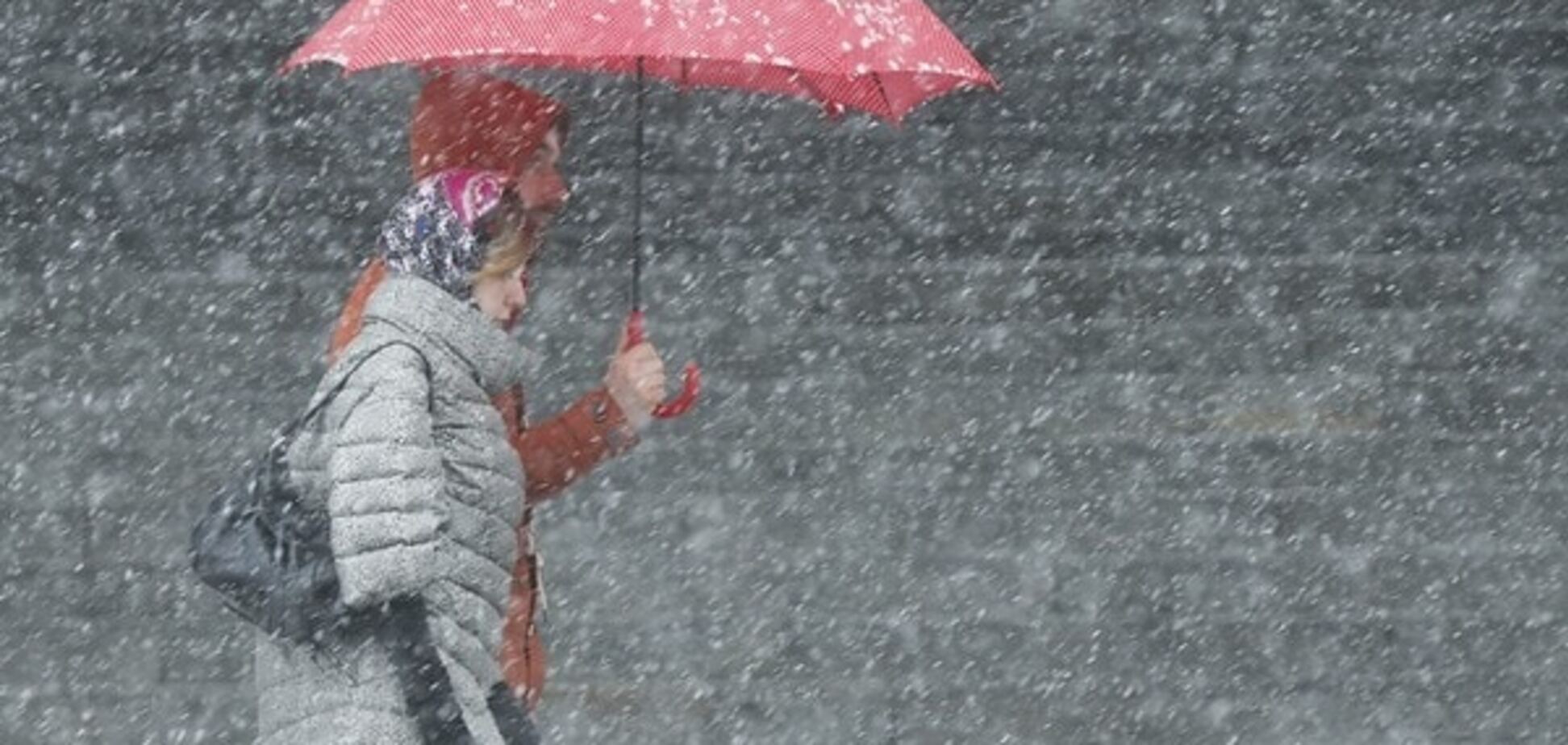 Лютий березень: синоптики попередили про сильні дощі та снігопади