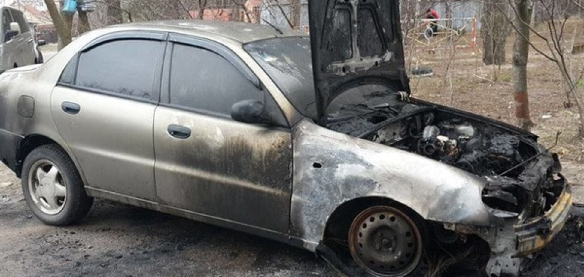 Горел автомобиль