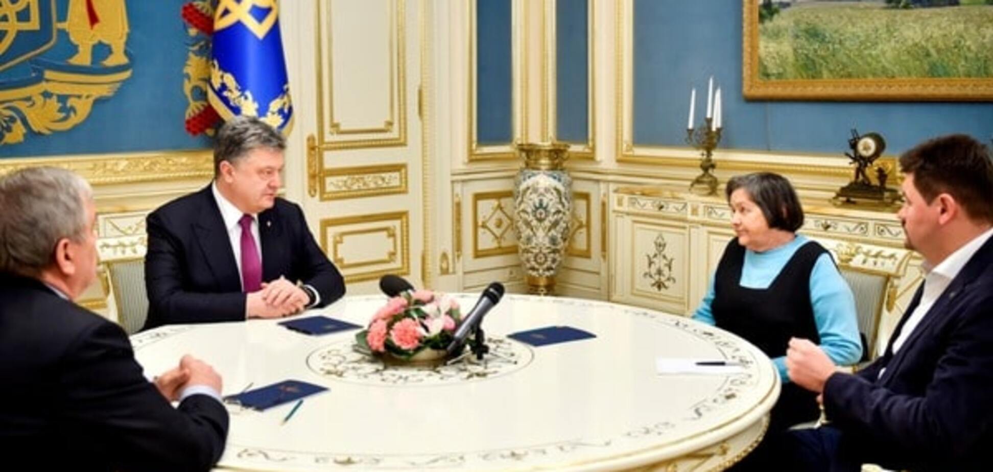 Петр Порошенко с матерью Надежды Савченко