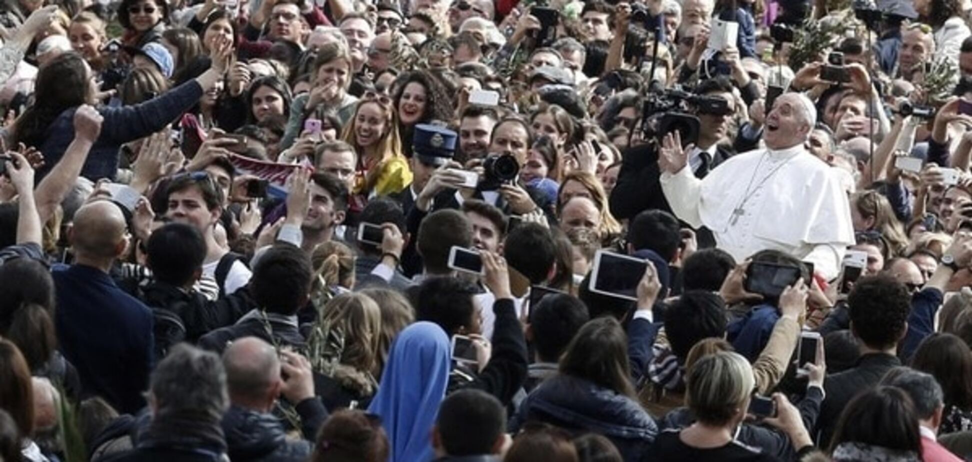 Папа Франциск обійшов за популярністю світових лідерів
