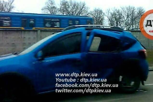 В Киеве на проспекте столкнулись автомобили, есть пострадавшие