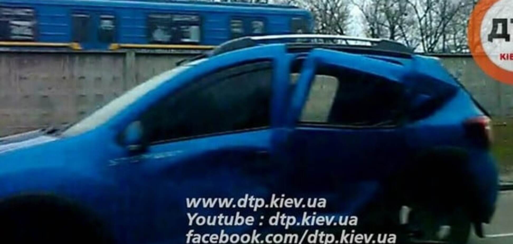 В Киеве на проспекте столкнулись автомобили, есть пострадавшие