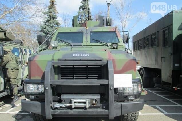 Плазма і кондиціонер: в Одесі нацгвардійці похвалилися зброєю і військовою технікою