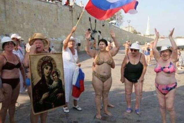 Репортаж из Крыма: бабульки что-то заподозрили — пенсии маленькие, а цены растут