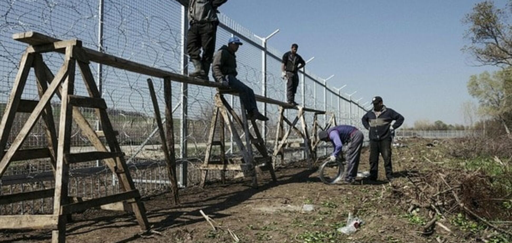 Болгарія відновлює 'залізну завісу' часів соціалізму для боротьби з мігрантами