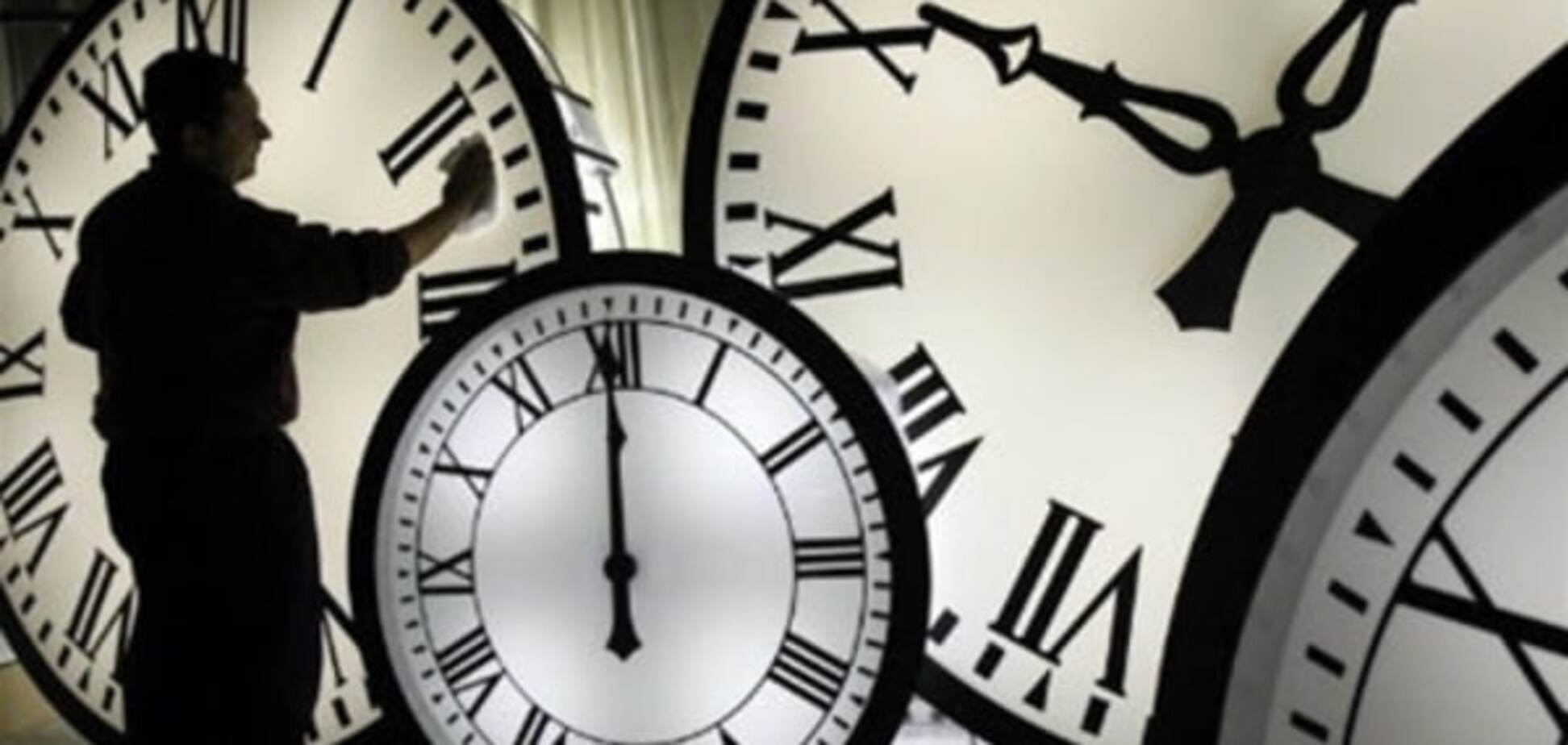 Відмова від сезонного переведення годинників: ЄС назвав крайній термін