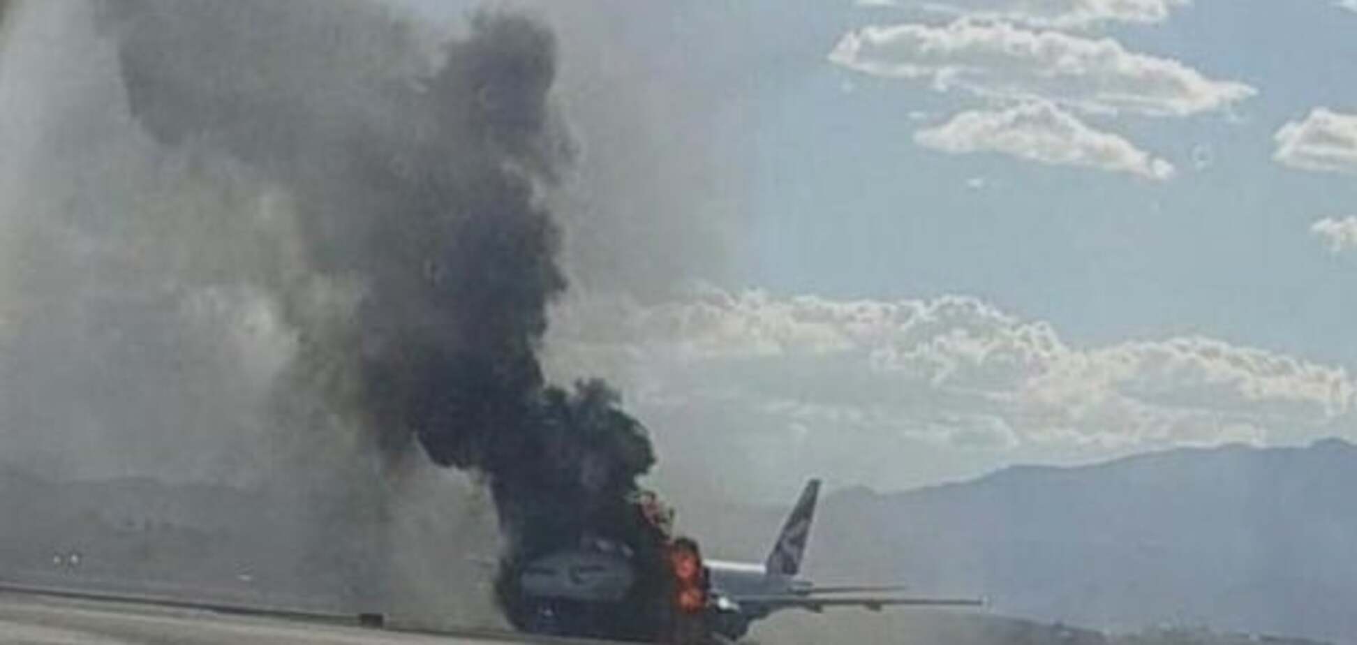 Під час пожежі в 'Борисполі' згорів літак, на якому літав Яценюк